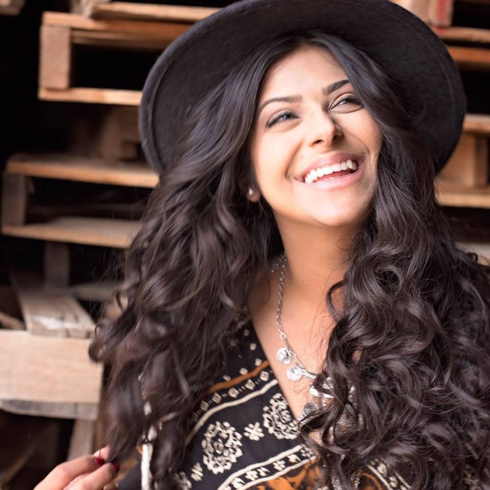 Meet your Posher, Monica